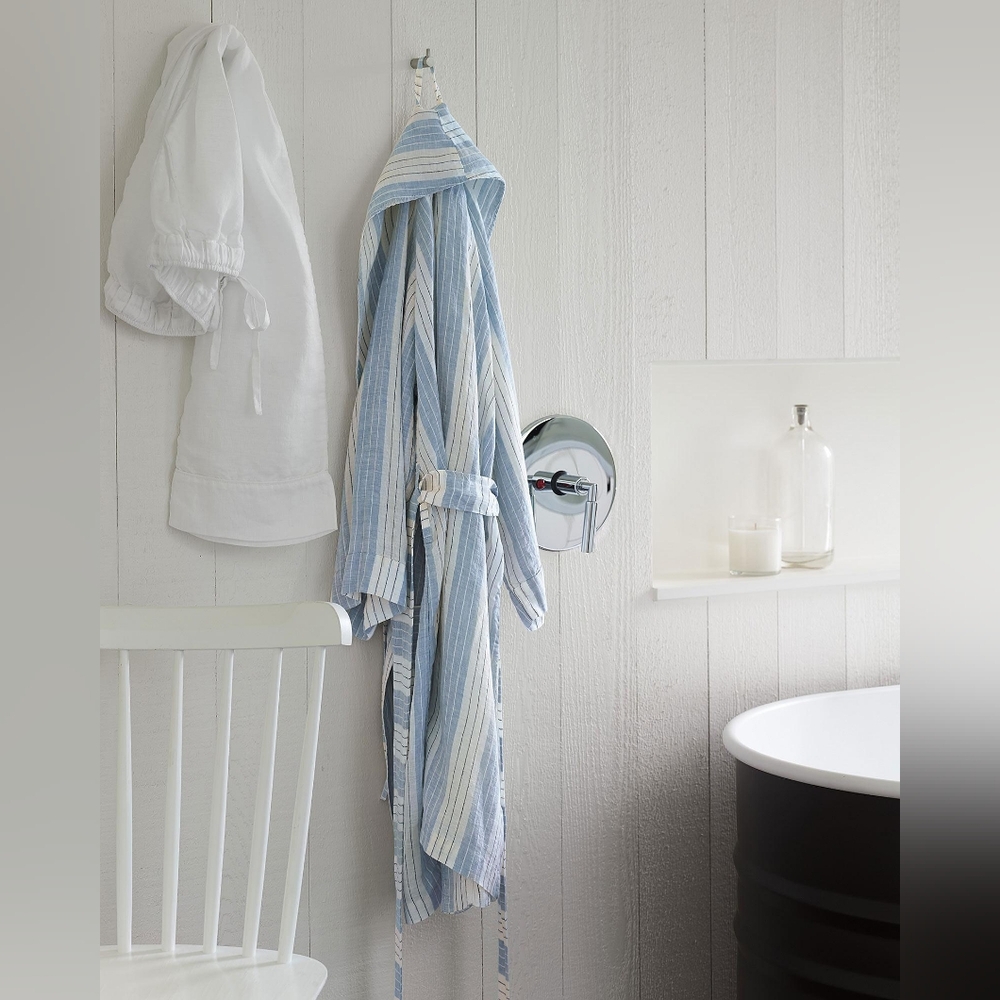 FLASH SALE! Serena & Lily 'Porto' Linen Robe - Picture 2 of 3
